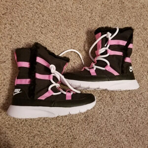 Nike Venture Faux Fur Water Resistant Boots 13C